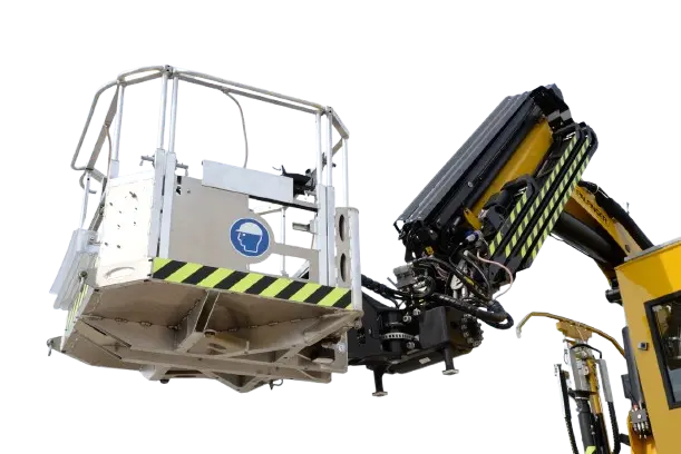 Grúa con canastilla en Quito